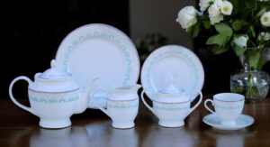 24-Piece Tea Set (B070) High-Quality Elegant Tea Crockery (1)